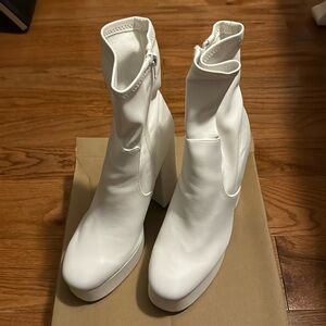 Steve Madden white hoopla platform boots